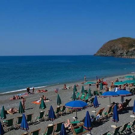 Abbey Road * Levanto
